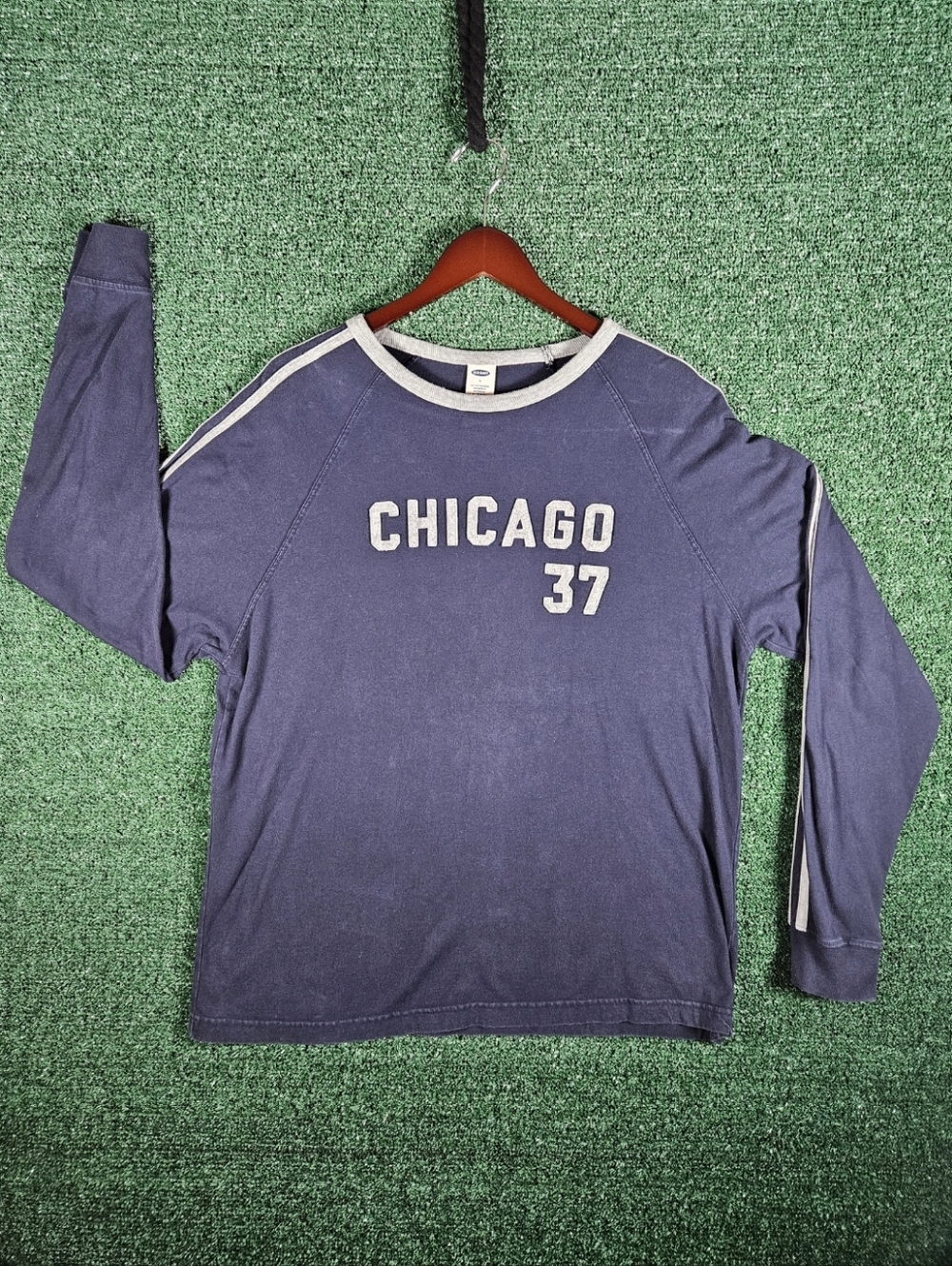 Old Navy Chicago 37 Long Sleeve Tee / Mens Size Large / Color - Navy Blue & Gray